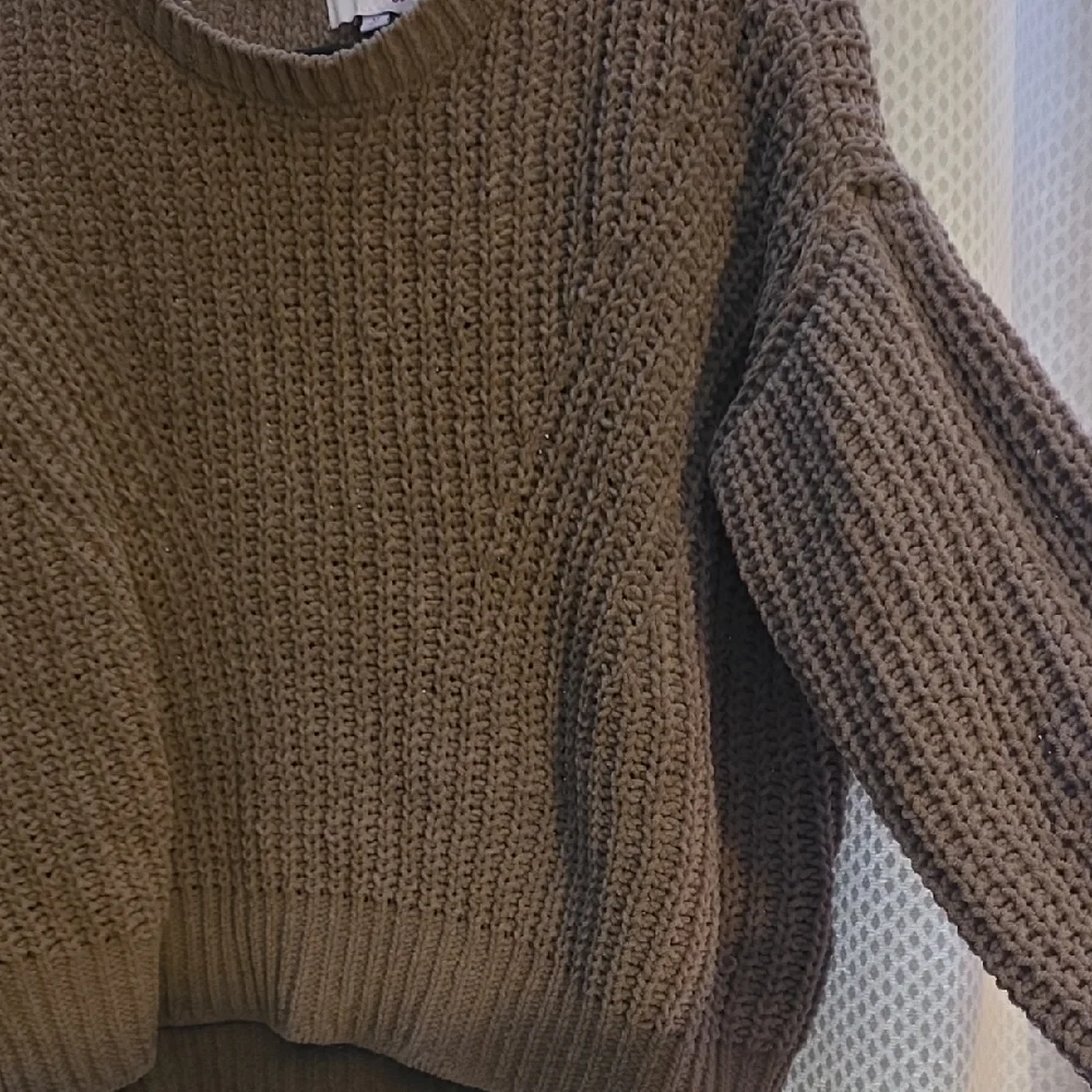 Women's Knit Sweater - Picture 5 of 7